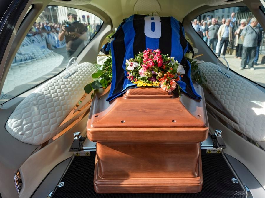 Milano dice addio a Sandro Mazzola