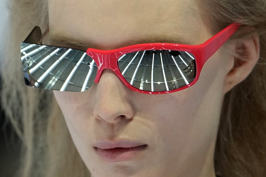 A model wears a creation part of the Prada women's Spring-Summer 2027 collection presented in Milan, Italy, Tuesday, Sept. 22, 2026. (AP Photo/Luca Bruno). Associate Press/ LaPresse Only Italy and Spain (APN)