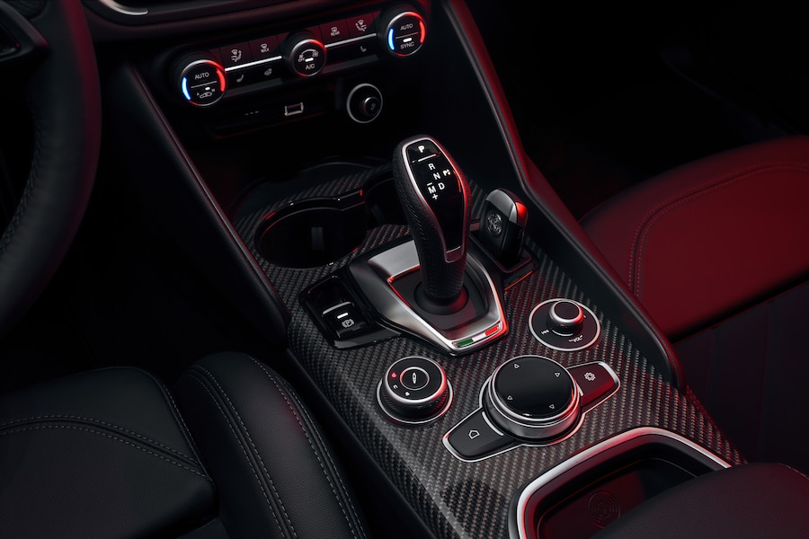 Alfa Romeo Giulia Edizione Luna Rossa