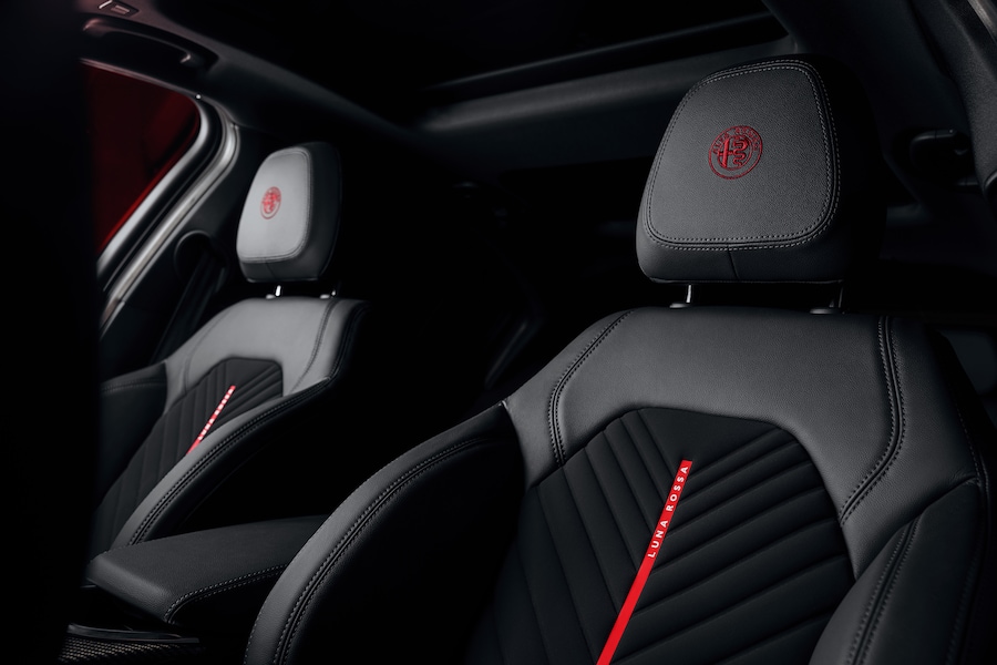 Alfa Romeo Giulia Edizione Luna Rossa