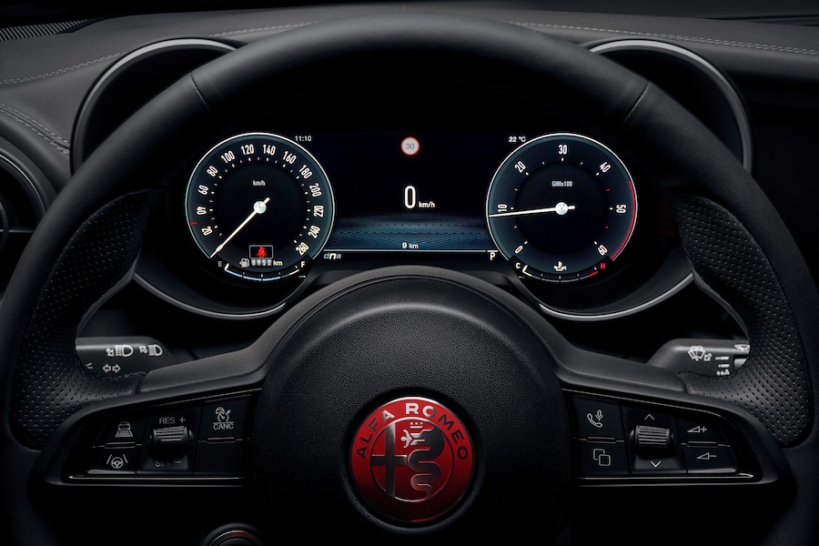 Alfa Romeo Giulia Edizione Luna Rossa