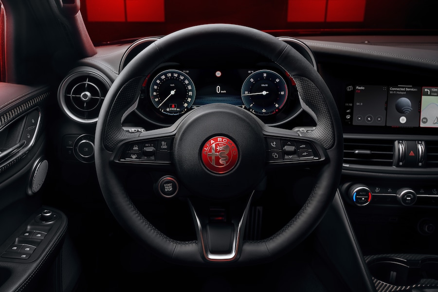 Alfa Romeo Giulia Edizione Luna Rossa