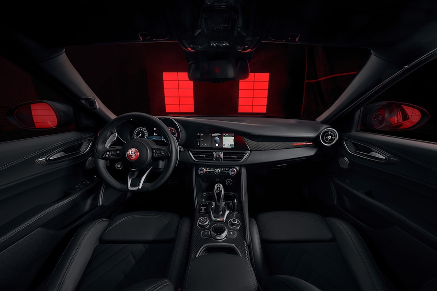 Alfa Romeo Giulia Edizione Luna Rossa