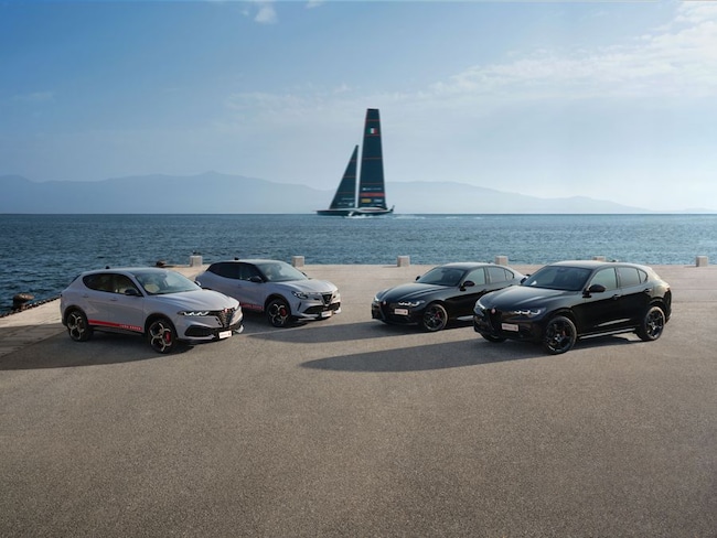 Alfa Romeo Luna Rossa, tutte le foto della gamma in edizione speciale