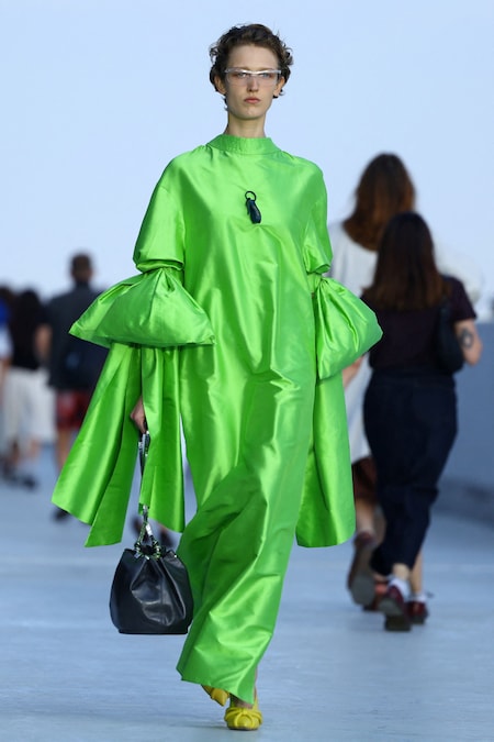 A model presents a creation from the Moschino Spring/Summer 2027 collection during Fashion Week in Milan, Italy, September 25, 2026. REUTERS/Claudia Greco (REUTERS)