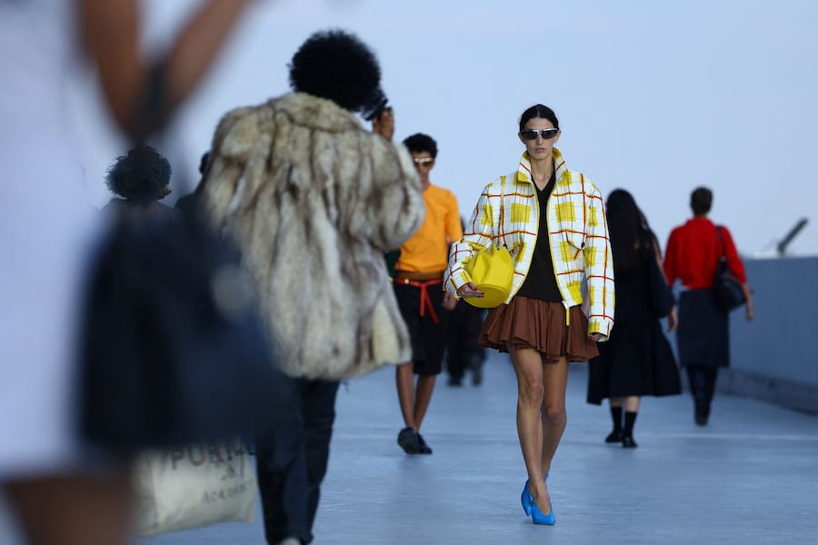A model presents a creation from the Moschino Spring/Summer 2027 collection during Fashion Week in Milan, Italy, September 25, 2026. REUTERS/Claudia Greco (REUTERS)