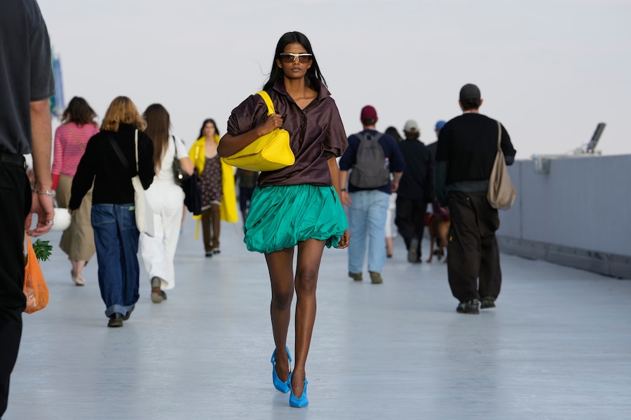 A model wears a creation part of the Moschino women's Spring-Summer 2027 collection, presented in Milan, Italy, Friday, Sept. 25, 2026. (AP Photo/Luca Bruno) (APN)