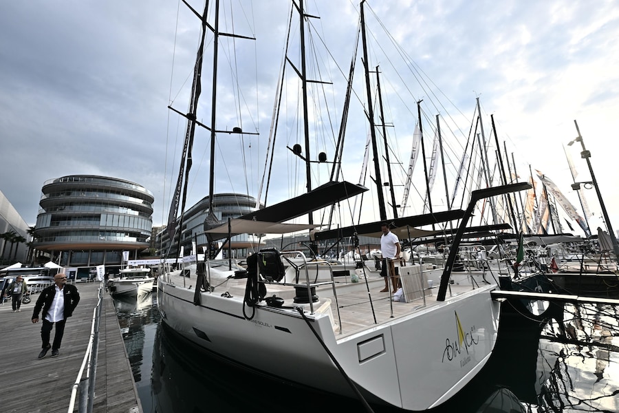 Alcune vedute delle barche e yacht nella giornata di apertura della 66ma edizione del Salone Nautico Internazionale dal 1 al 6 ottobre, Genova, 01 ottobre 2026. ANSA/LUCA ZENNARO +NPK+ (ANSA)