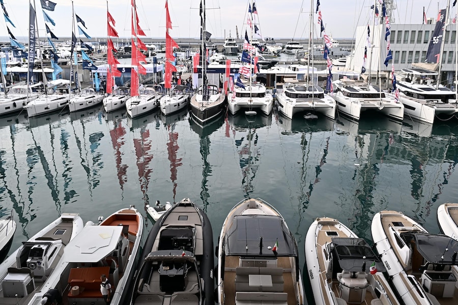 Alcune vedute delle barche e yacht nella giornata di apertura della 66ma edizione del Salone Nautico Internazionale dal 1 al 6 ottobre, Genova, 01 ottobre 2026. ANSA/LUCA ZENNARO +NPK+ (ANSA)