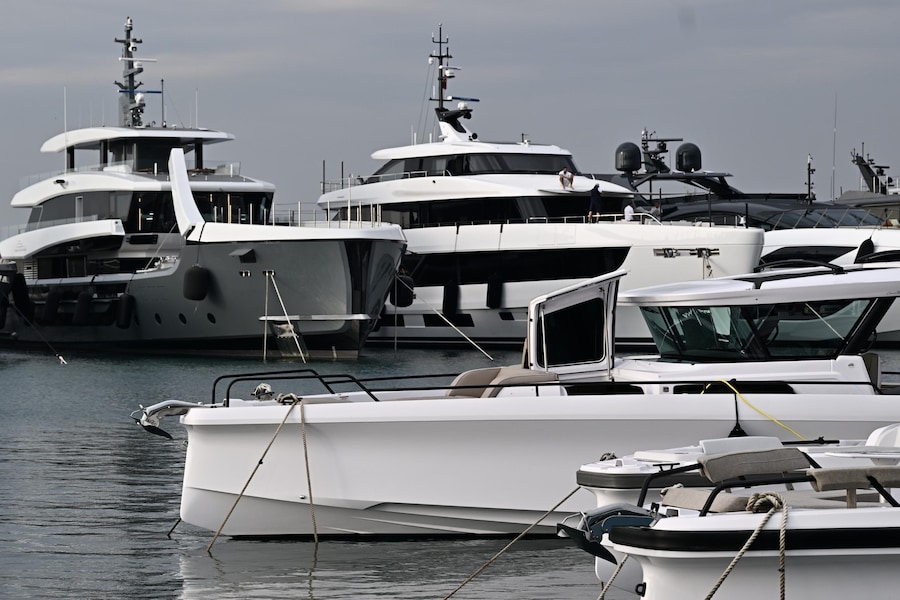 Alcune vedute delle barche e yacht nella giornata di apertura della 66ma edizione del Salone Nautico Internazionale dal 1 al 6 ottobre, Genova, 01 ottobre 2026. ANSA/LUCA ZENNARO +NPK+ (ANSA)