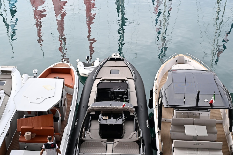 Alcune vedute delle barche e yacht nella giornata di apertura della 66ma edizione del Salone Nautico Internazionale dal 1 al 6 ottobre. Genova, 01 ottobre 2026 ANSA/LUCA ZENNARO NPK (ANSA)