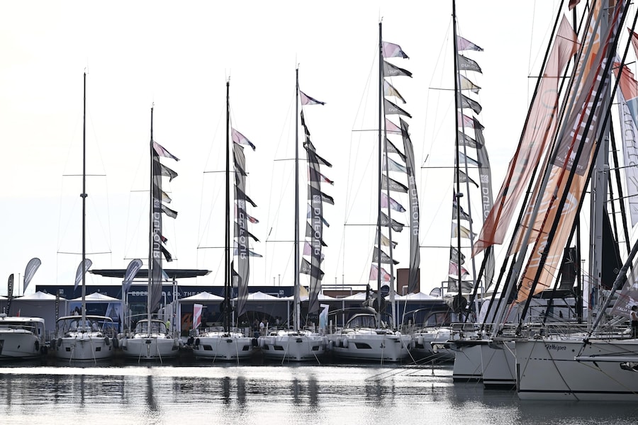 Alcune vedute delle barche e yacht nella giornata di apertura della 66ma edizione del Salone Nautico Internazionale dal 1 al 6 ottobre, Genova, 01 ottobre 2026. ANSA/LUCA ZENNARO +NPK+ (ANSA)