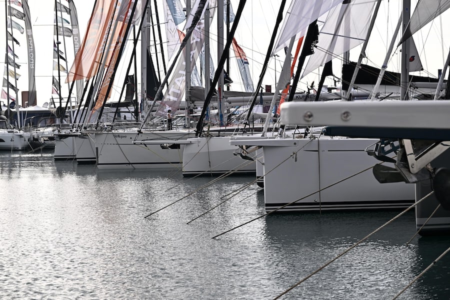 Alcune vedute delle barche e yacht nella giornata di apertura della 66ma edizione del Salone Nautico Internazionale dal 1 al 6 ottobre, Genova, 01 ottobre 2026. ANSA/LUCA ZENNARO +NPK+ (ANSA)