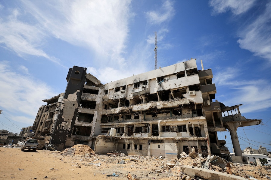 L'ospedale Al-Shifa, danneggiato durante la guerra, nella città di Gaza (REUTERS)