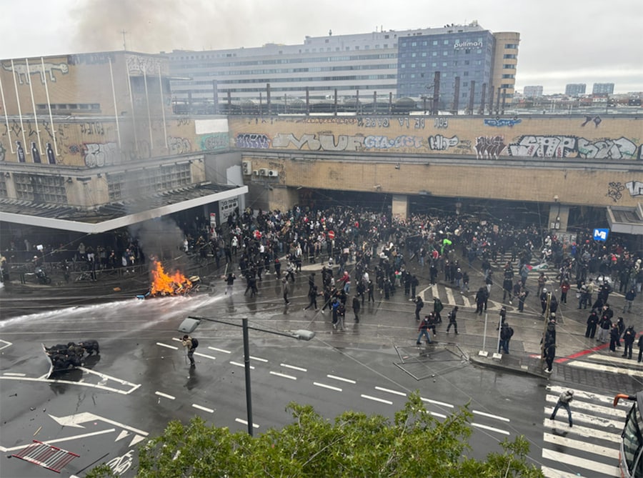 Alcuni momenti della protesta sindacale contro le misure di bilancio del governo federale, nei pressi della stazione ferroviaria di Bruxelles-Midi, il 9 ottobre 2026. (ANSA/LUCA FERRERO)