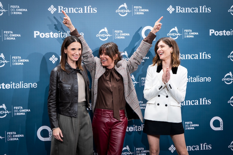 Emanuela Fanelli, Claudia Pandolfi, VittoriaPuccini (Giulia Mobili)