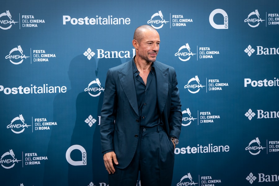 Stefano Accorsi (Giulia Mobili)