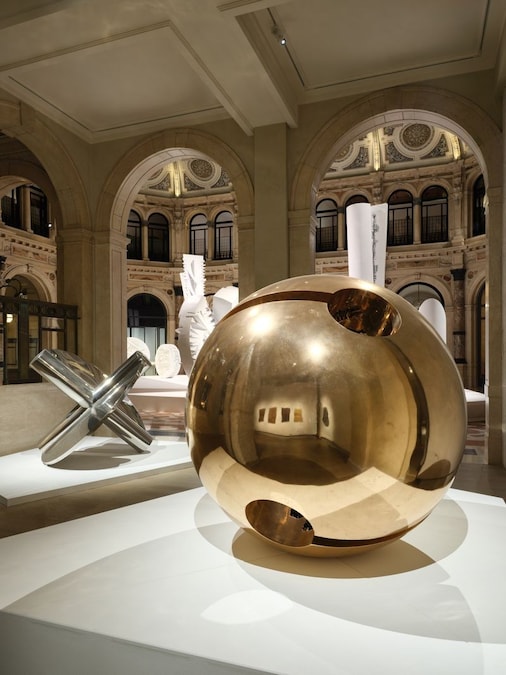 Arnaldo Pomodoro. Una vita, Gallerie d’Italia – Milano, Museo di IntesaSanpaolo, 2026Foto: Agostino Osio – Alto Piano Studio. Courtesy Fondazione ArnaldoPomodoro e Intesa Sanpaolo