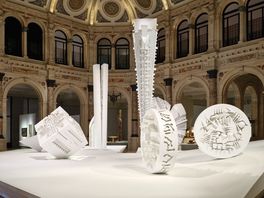 Arnaldo Pomodoro. Una vita, Gallerie d’Italia – Milano, Museo di IntesaSanpaolo, 2026Foto: Agostino Osio – Alto Piano Studio. Courtesy Fondazione ArnaldoPomodoro e Intesa Sanpaolo