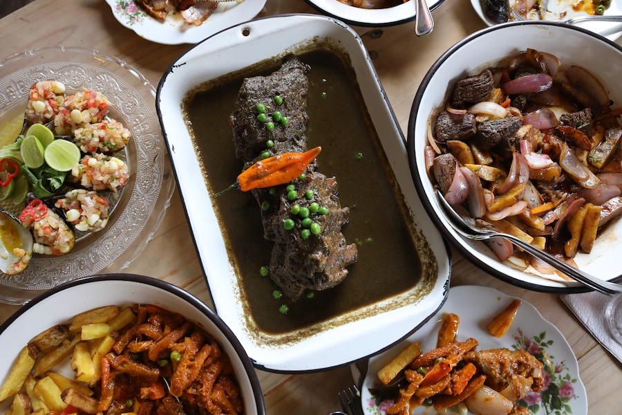 Comida criolla de la costa (© We Are Example Pty Limited / PROMPERÚ)