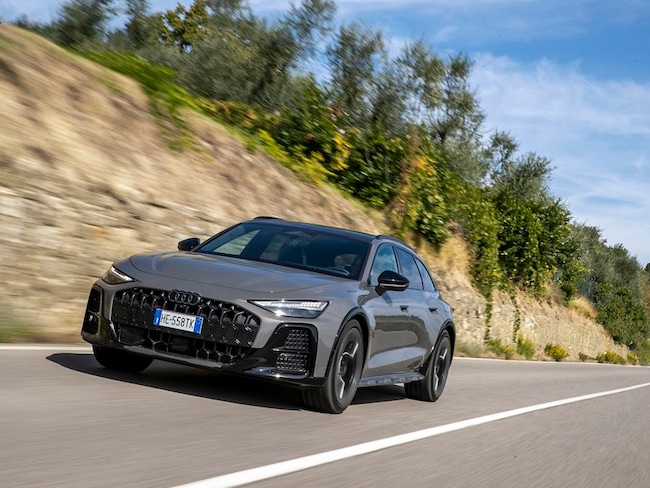 Nuova Audi A6 Allroad, le foto su strada e sterrato