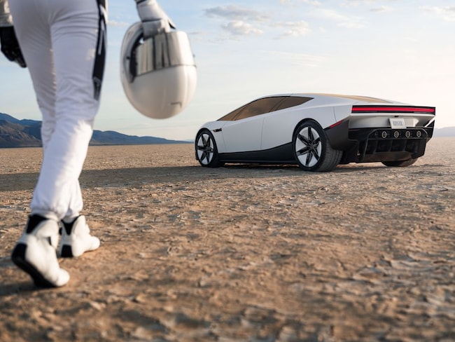 Tesla Roadster, le foto della folle auto di Elon Musk