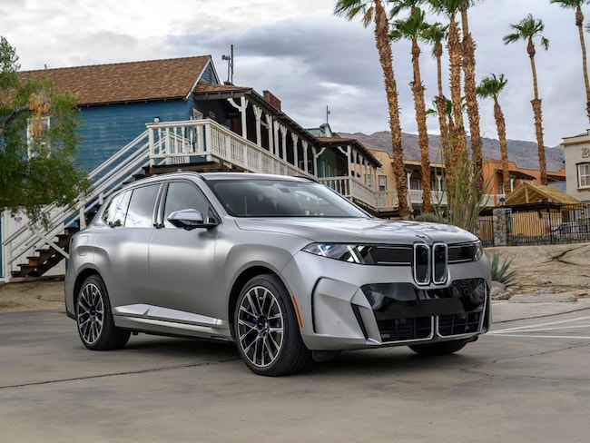 Bmw X5 elettrica, le foto su strada della iX5