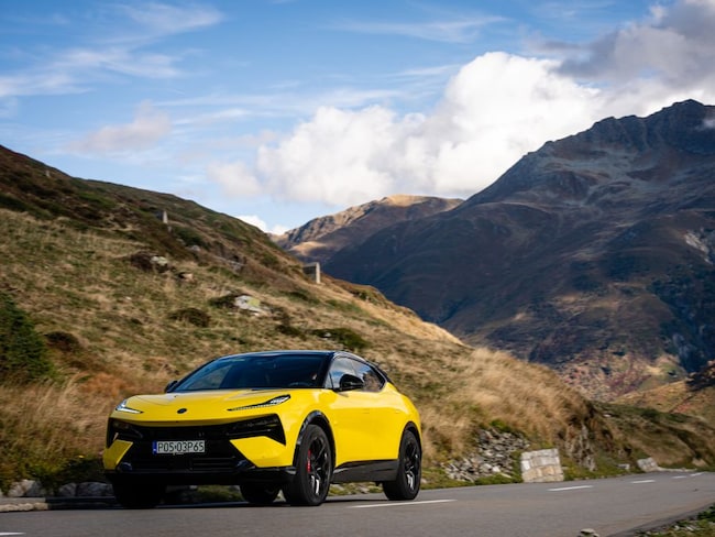 Lotus Eletre X, le foto della prova del nuovo suv inglese