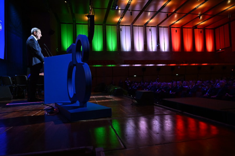 L’ad di Snam, Agostino Scornajenchi, sul palco
