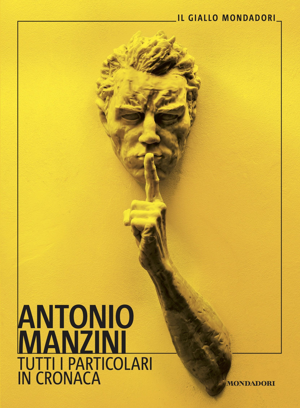 Classifica dei libri più venduti. Al primo posto compare Antonio Manzini