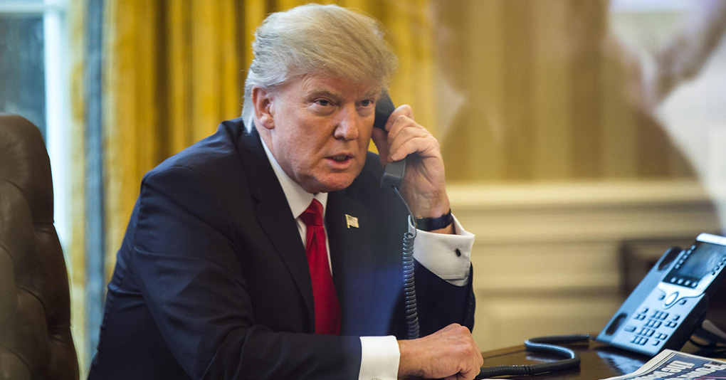 Trump telefona a Putin: “Iniziamo i negoziati”