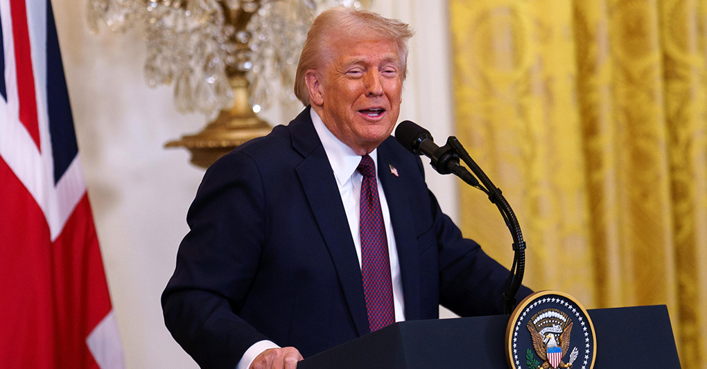 Trump: “Domani firmerò con Zelensky l’accordo sui minerali”