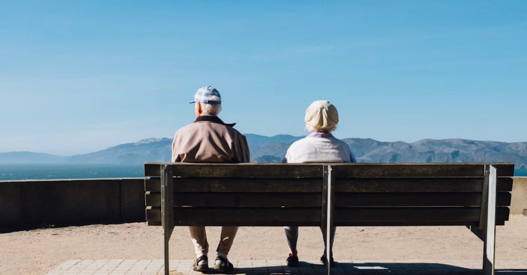 Estate e anziani: come restare vicini agli anziani anche da lontano?