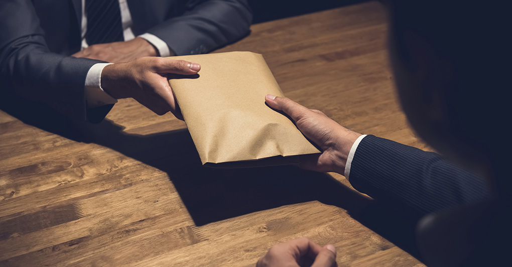 Il pizzo non va in vacanza