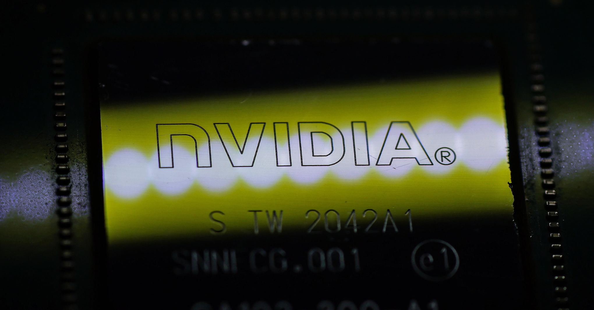 Nvidia, ricavi oltre le stime a 46,7 miliardi, ma le prospettive per il terzo trimestre deludono il mercato