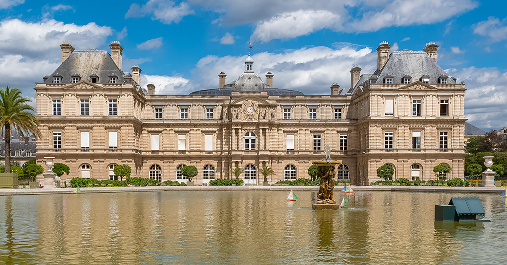 La Francia è sull orlo del fallimento: il debito, la crisi politica, lo spread