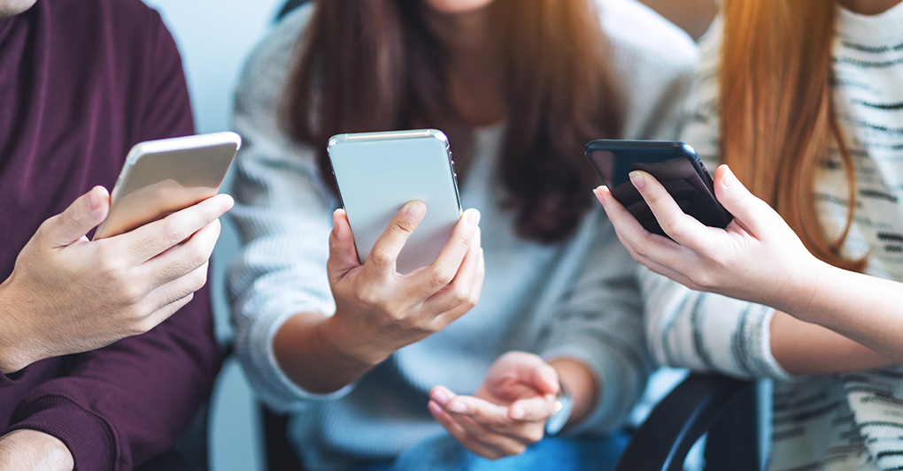 Adolescenti, social media e sviluppo cognitivo: cosa ci dicono le ricerche Adolescenti, social media e sviluppo cognitivo: cosa ci dicono le ricerche