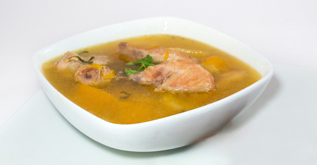 Le virtù del brodo di pollo