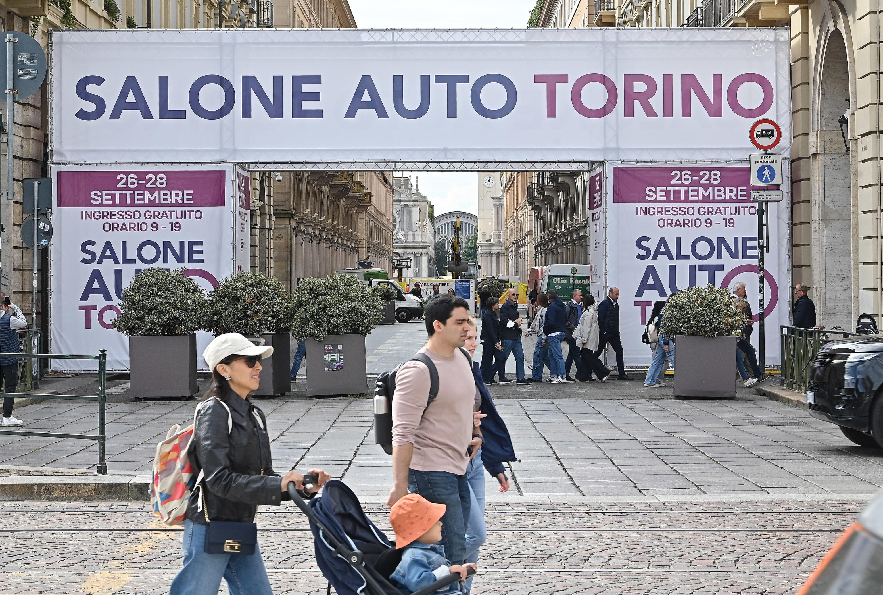 Crisi, strategie e nuove visioni per il settore auto Crisi, strategie e nuove visioni per il settore auto