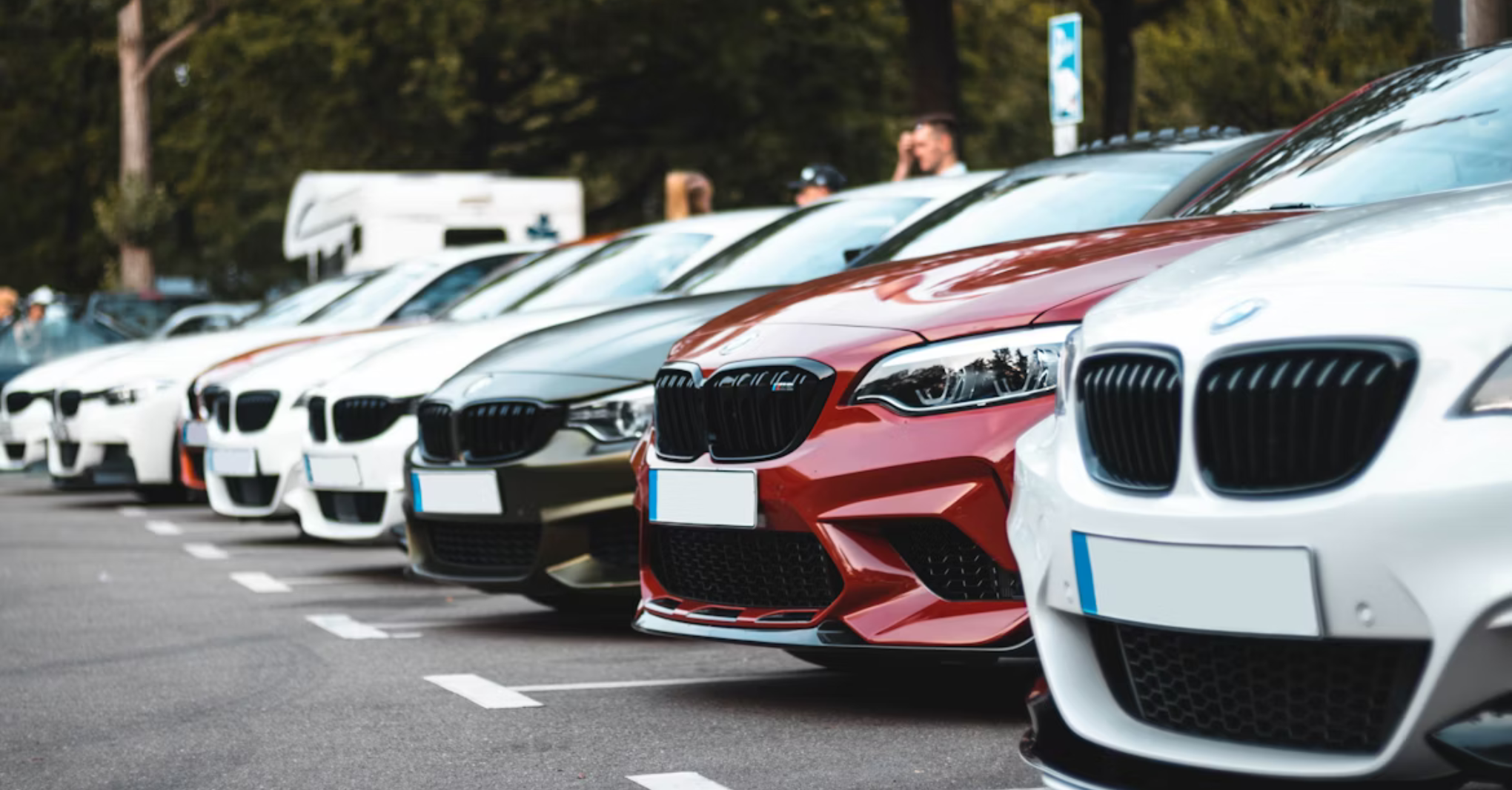 Funzioni di AI nei veicoli: conoscenza, diffidenza e segnali dal mercato Funzioni di AI nei veicoli: conoscenza, diffidenza e segnali dal mercato