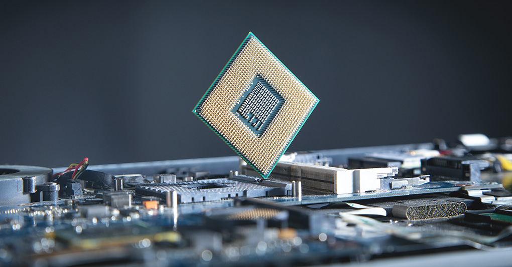 Mercato stabile, crisi dei chip e nuove strategie europee