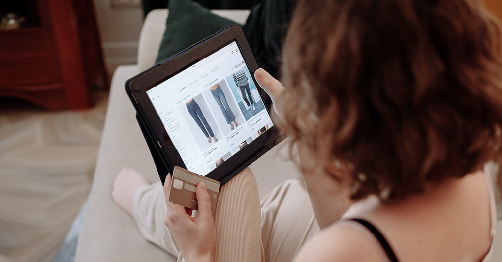 Fintech - AI per lo shopping - Robot per pulizie