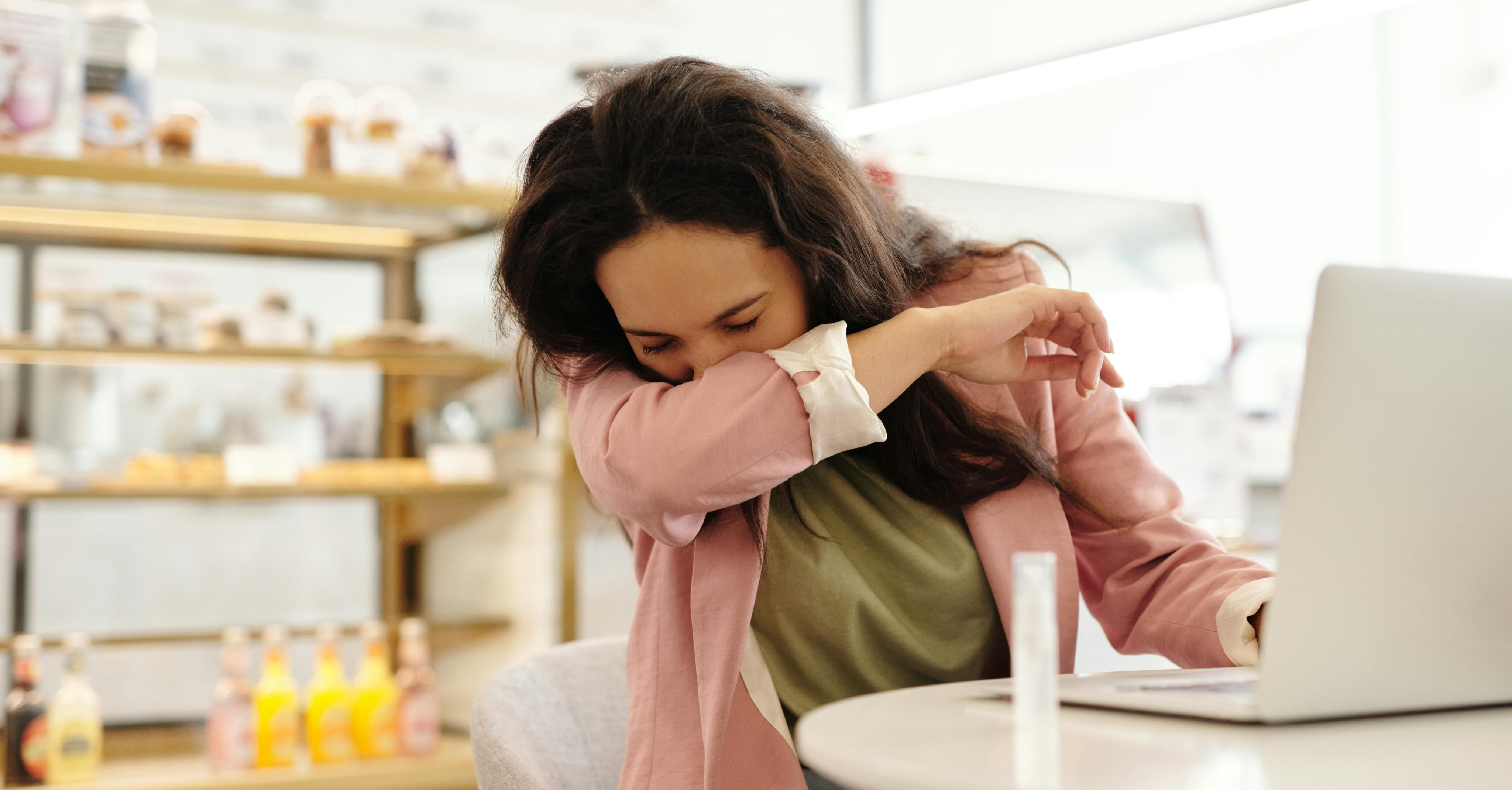 Tossetta da reflusso: quali sono le cause?