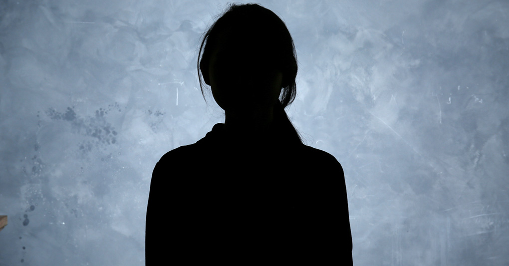 L'uomo travestito per sembrare la madre e prendere la pensione