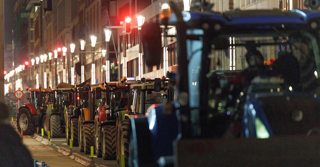 Mercosur, gli agricoltori protestano - Askatasuna: sgomberato il centro sociale a Torino