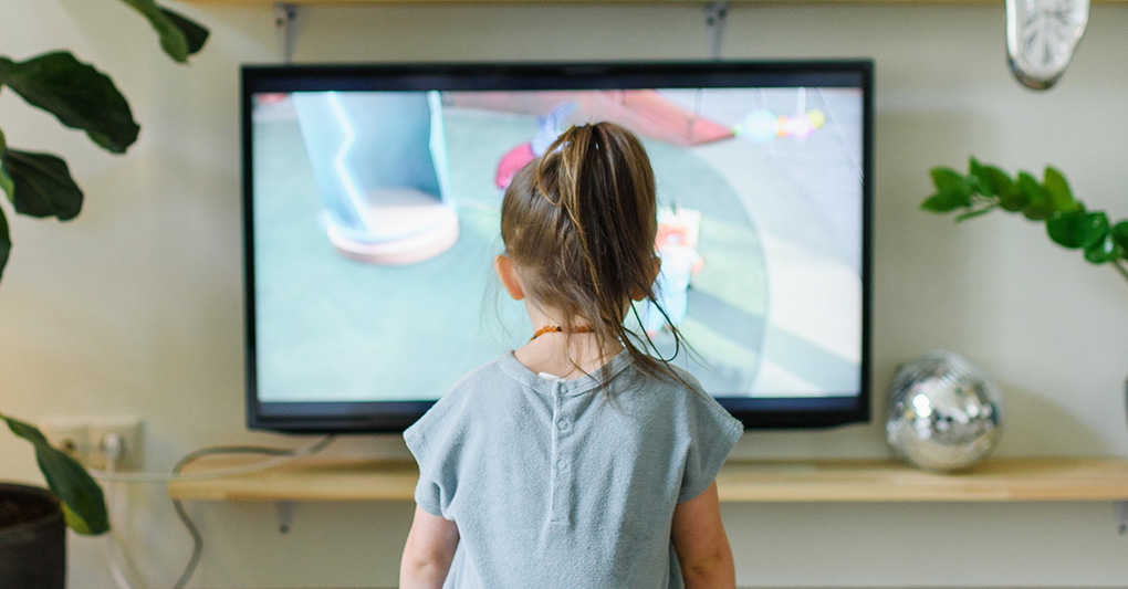 Bambini e schermi: quando il tempo digitale pesa sulla salute