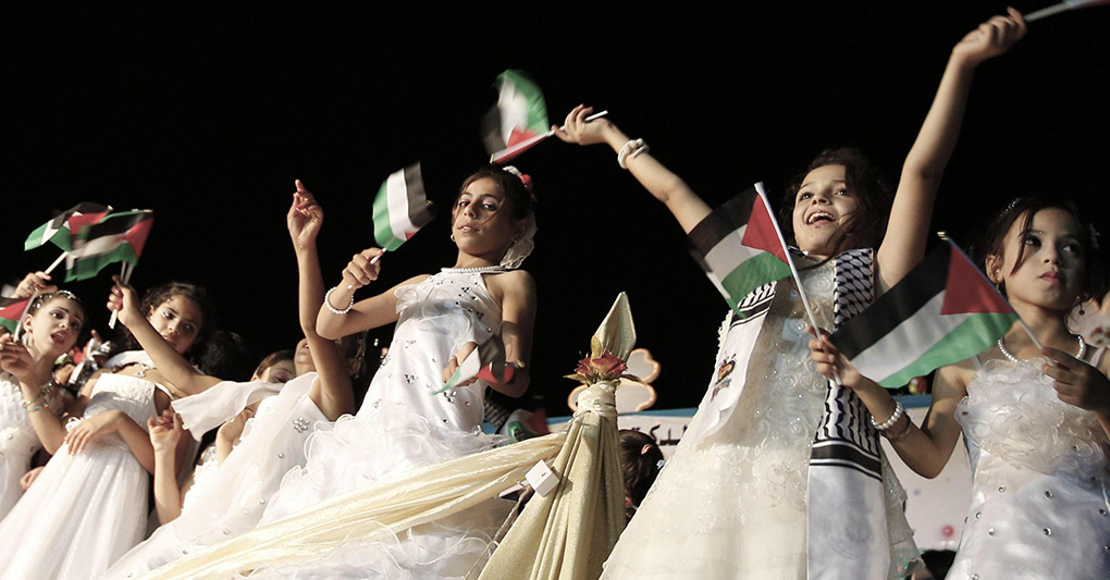 Un matrimonio tra le macerie