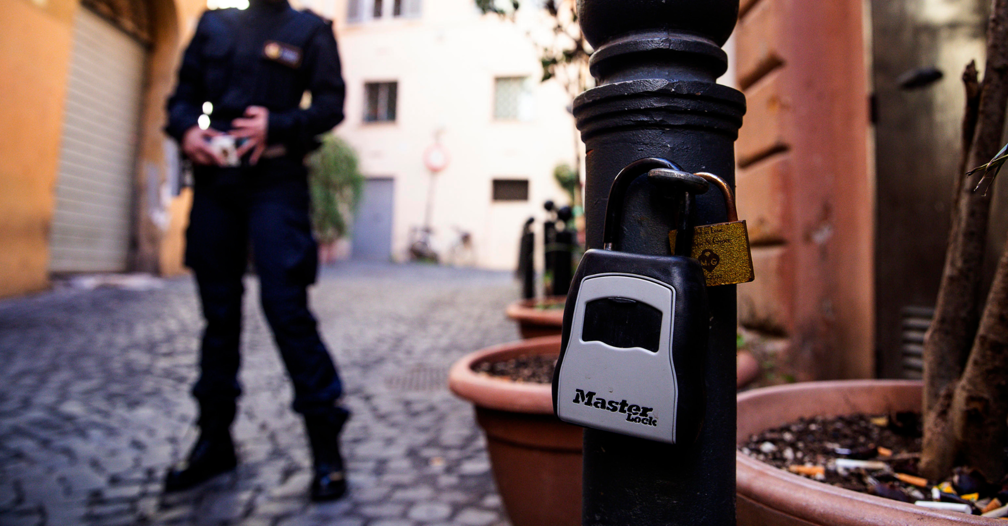 Affitti brevi, anche Milano vieta le keybox
