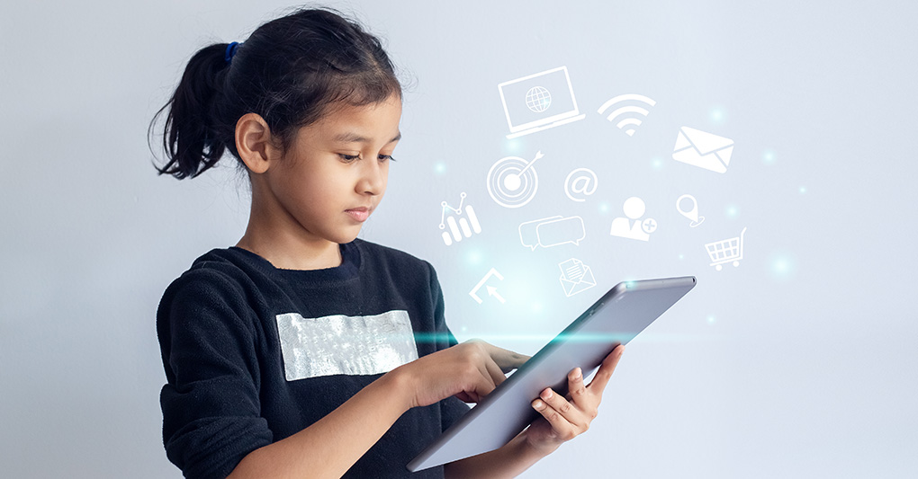 Social e under 15: la Francia vota per vietarli