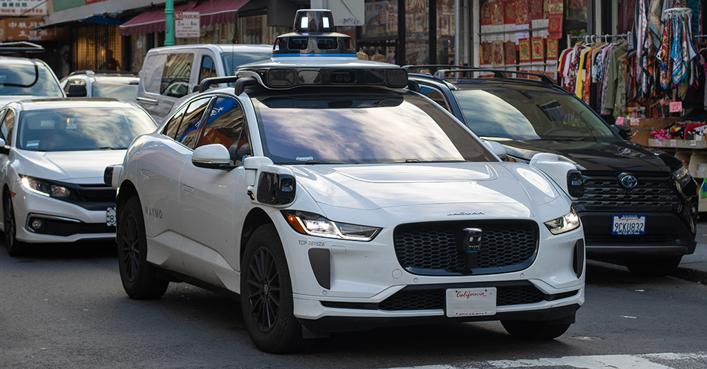 Moltbook - Spazio e Data Center - Robotaxi - Videogiochi